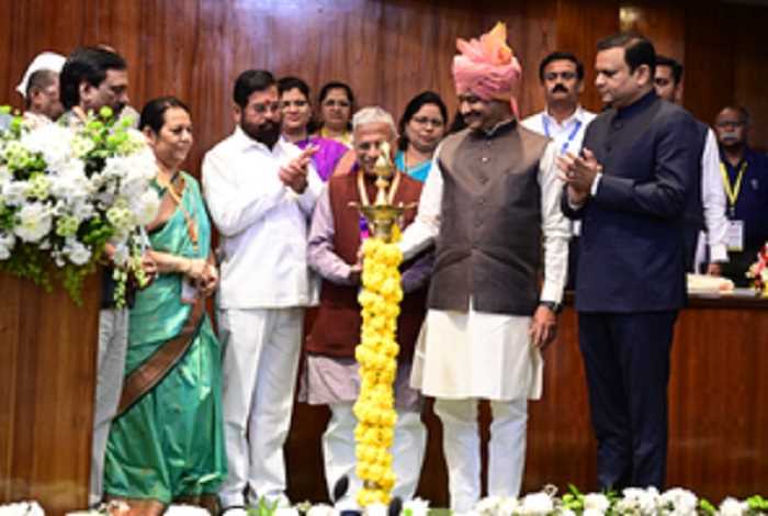 जन प्रतिनिधियों का आचरण संसदीय मर्यादा के अनुरूप होना चाहिए : ओम बिरला